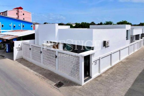 House in Pattaya, Thailand 4 bedrooms № 250021