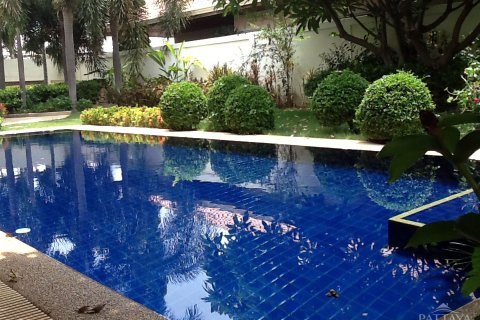 Casa de 3 dormitorios en Jomtien Beach, Pattaya, Tailandia № 243339