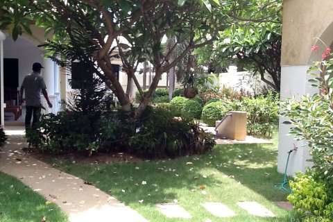 Casa de 3 dormitorios en Jomtien Beach, Pattaya, Tailandia № 243339 - foto 26