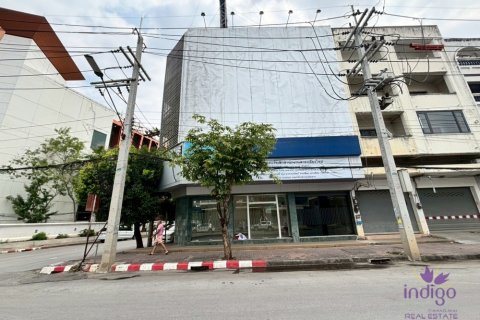 Local comercial 600 m2 en Chiang Mai, Tailandia № 244805