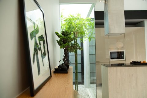Casa de 3 dormitorios en Bang Tao, Tailandia № 44915 - foto 27