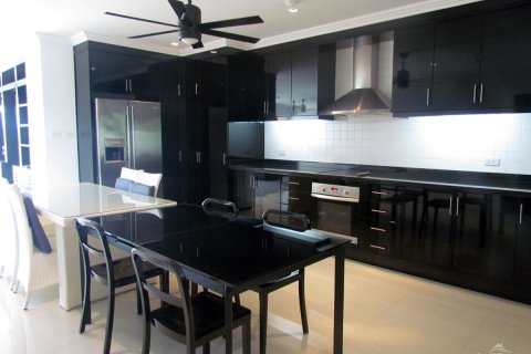 Condo in Pattaya, Thailand, 2 bedrooms  № 242818