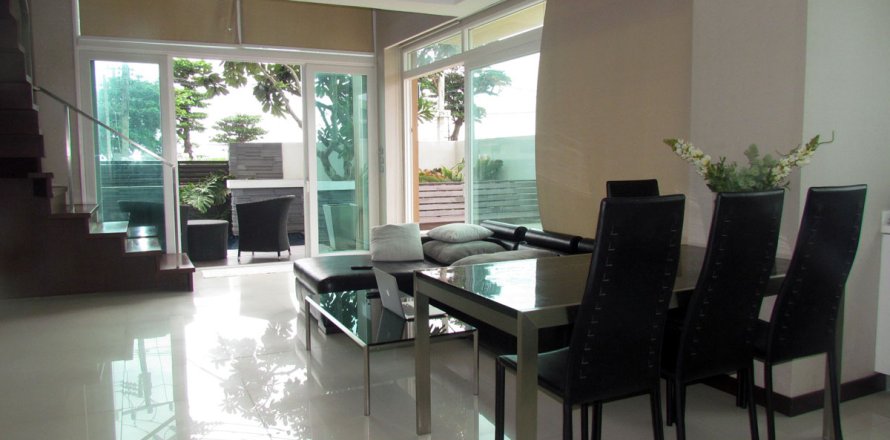 Condominio de 2 dormitorios en Jomtien Beach, Pattaya, Tailandia № 242927