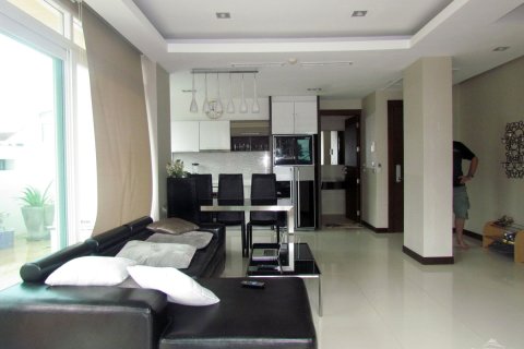 Condominio de 2 dormitorios en Jomtien Beach, Pattaya, Tailandia № 242927 - foto 3