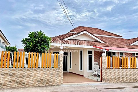 House in Pattaya, Thailand 3 bedrooms № 250536
