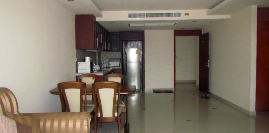 Condo in Pattaya, Thailand, 2 bedrooms  № 242193