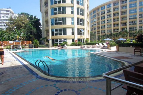 Condo in Pattaya, Thailand, 2 bedrooms  № 242193 - photo 12