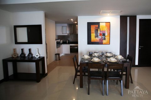 Condominio de 2 dormitorios en Pattaya, Tailandia № 242804