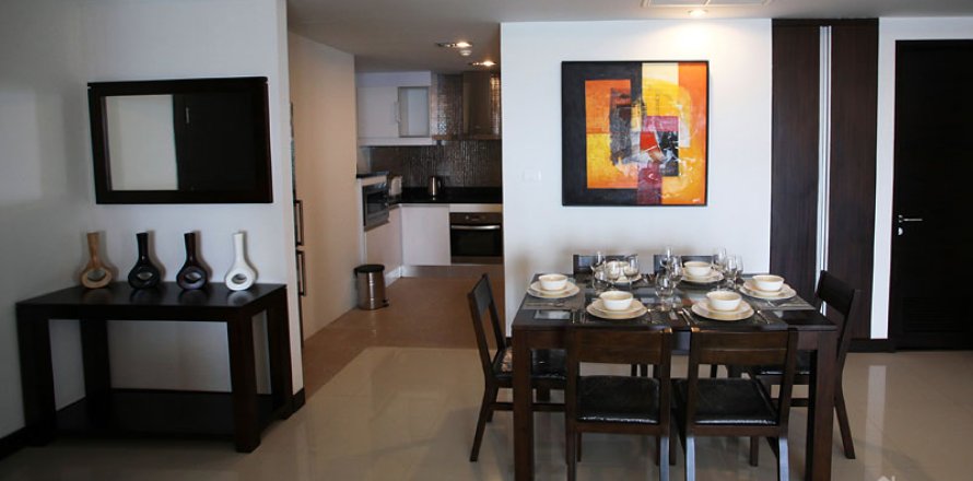 Condominio de 2 dormitorios en Pattaya, Tailandia № 242804