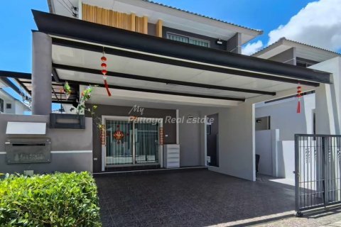 House in Bang Lamung, Thailand 3 bedrooms № 243675