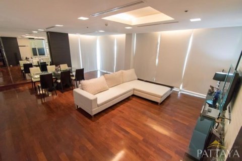 Condo in Pattaya, Thailand, 2 bedrooms № 242446