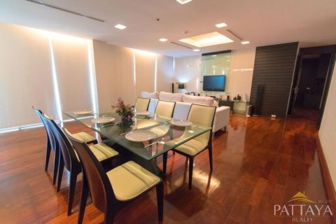 Condo in Pattaya, Thailand, 2 bedrooms № 242446 - photo 2