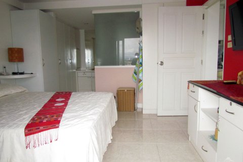 Condo in Pattaya, Thailand, 1 bedroom  № 243053 - photo 3