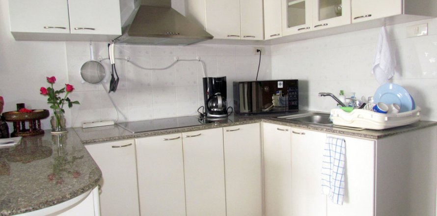 Condo in Pattaya, Thailand, 1 bedroom  № 243053
