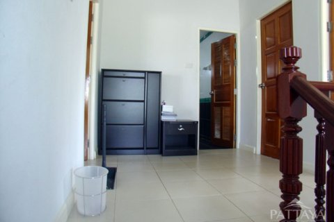 Casa de 4 dormitorios en Pattaya, Tailandia № 243078 - foto 17
