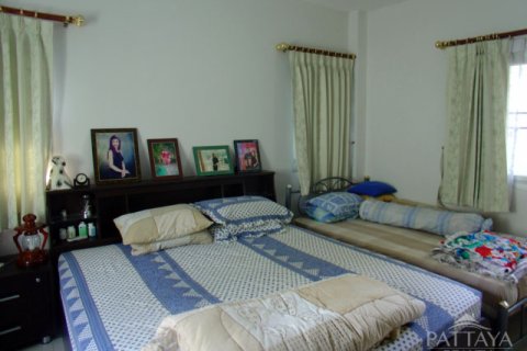 Casa de 4 dormitorios en Pattaya, Tailandia № 243078 - foto 8