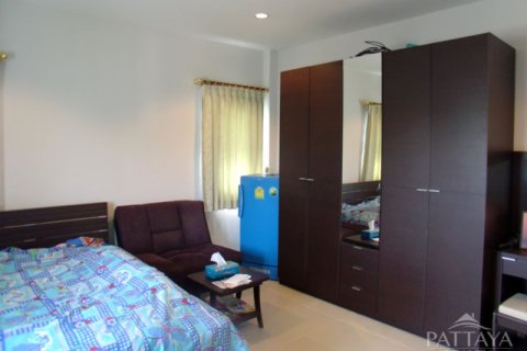 Casa de 4 dormitorios en Pattaya, Tailandia № 243078 - foto 14
