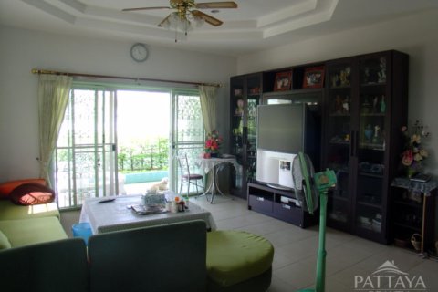 Casa de 4 dormitorios en Pattaya, Tailandia № 243078 - foto 2