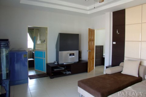 Casa de 4 dormitorios en Pattaya, Tailandia № 243078 - foto 11