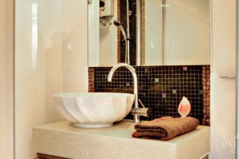 Condo sur Jomtien Beach, Pattaya, Thaïlande, 2 chambres  № 242328 - photo 11