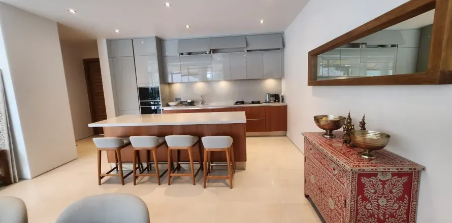 Haus in Bang Tao, Thailand 4 Schlafzimmer № 125607