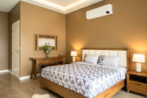 Chalet de 3 dormitorios en Hua Hin, Tailandia № 234297 - foto 17