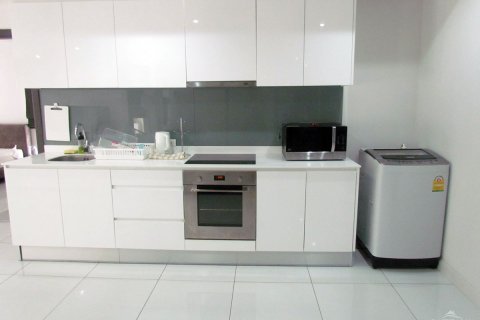 Condominio de 2 dormitorios en Pattaya, Tailandia № 242270