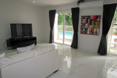 Condominio de 2 dormitorios en Pattaya, Tailandia № 242270 - foto 2