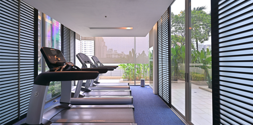 Condo in Bangkok, Thailand, 3 bedrooms  № 188602