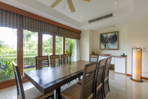 Haus in Bang Tao, Thailand 4 Schlafzimmer № 120828 - Foto 6