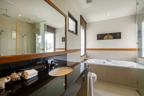 Haus in Bang Tao, Thailand 4 Schlafzimmer № 120828 - Foto 22