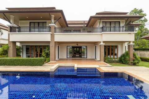 House in Bang Tao, Thailand 4 bedrooms № 120828