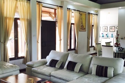 Casa de 3 dormitorios en Pattaya, Tailandia № 243140 - foto 21