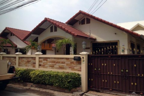 Casa de 3 dormitorios en Pattaya, Tailandia № 243086 - foto 16