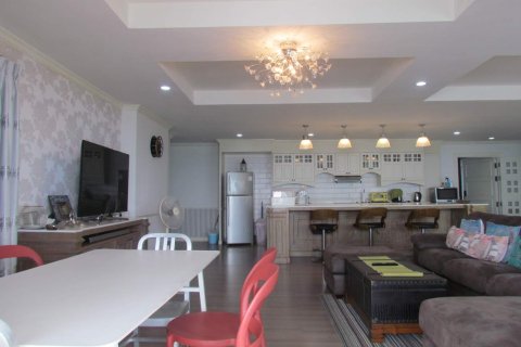 Condominio de 4 dormitorios en Pattaya, Tailandia № 242275 - foto 12