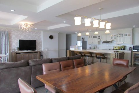 Condominio de 4 dormitorios en Pattaya, Tailandia № 242275 - foto 28