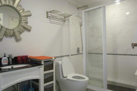 Condominio de 4 dormitorios en Pattaya, Tailandia № 242275 - foto 9