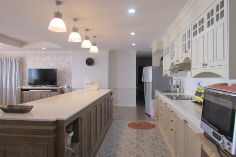 Condominio de 4 dormitorios en Pattaya, Tailandia № 242275 - foto 25