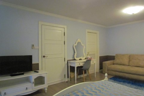 Condominio de 4 dormitorios en Pattaya, Tailandia № 242275 - foto 2