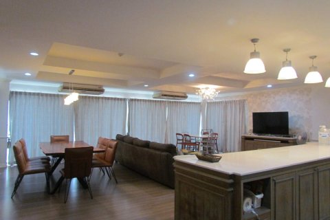Condominio de 4 dormitorios en Pattaya, Tailandia № 242275 - foto 18