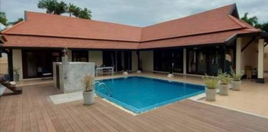 Casa de 3 dormitorios en Pattaya, Tailandia № 243223