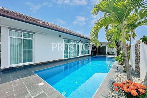 House in Pattaya, Thailand 3 bedrooms № 250337