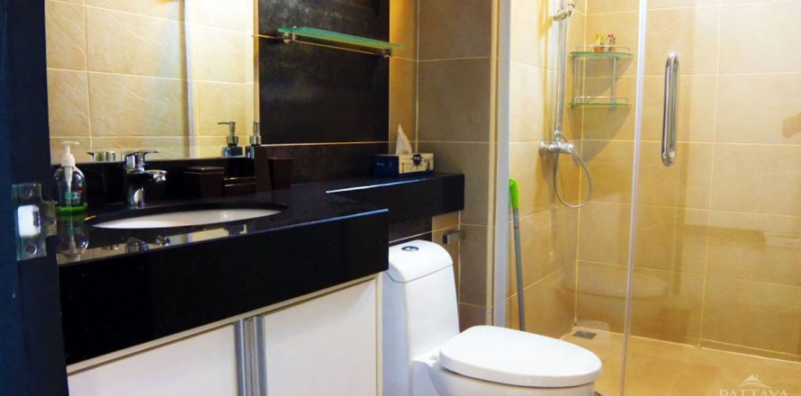 Condominio de 2 dormitorios en Pattaya, Tailandia № 242241