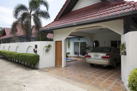 Casa de 2 dormitorios en Pattaya, Tailandia № 243092 - foto 2
