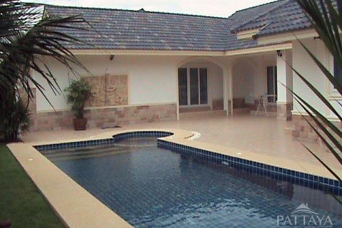 Casa de 3 dormitorios en Pattaya, Tailandia № 243337