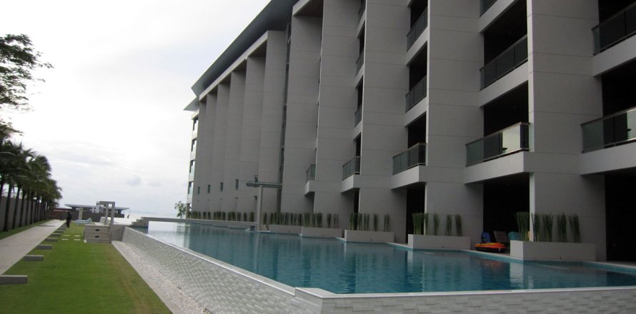 Condo in Pattaya, Thailand, 2 bedrooms  № 242608