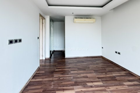 Condo in Bang Lamung, Thailand, 1 bedroom № 205229 - photo 4