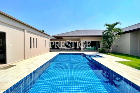 House in Pattaya, Thailand 3 bedrooms № 250550