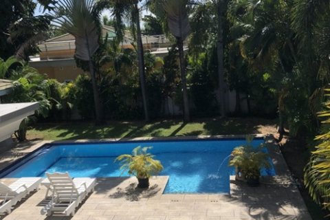 Casa de 3 dormitorios en Pattaya, Tailandia № 243334