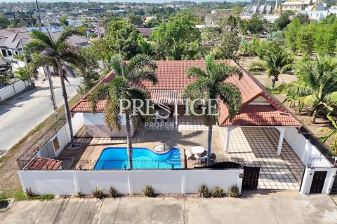 House in Pattaya, Thailand 3 bedrooms № 250138